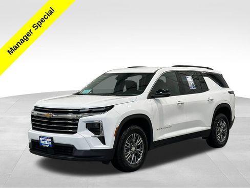 Used 2026 Chevrolet Traverse LT AWD/4WD image 3