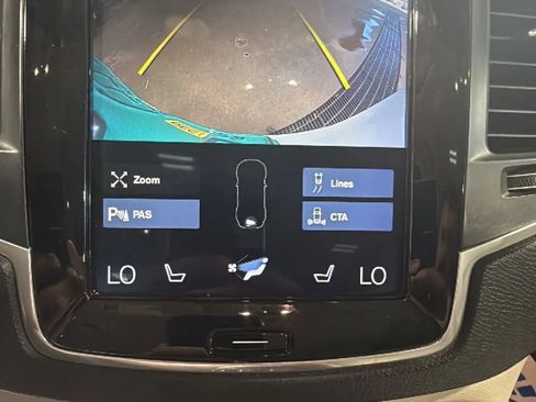 Used 2019 Volvo XC90 T5 Momentum w/ Multimedia Package AWD/4WD image 29