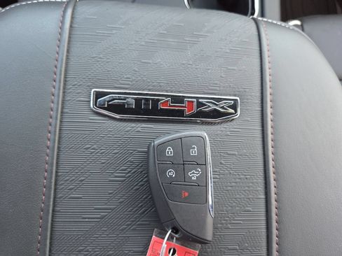 Used 2025 GMC Sierra 2500 AT4X AWD/4WD image 41