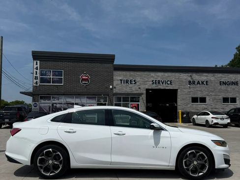 Used 2021 Chevrolet Malibu LT FWD image 7