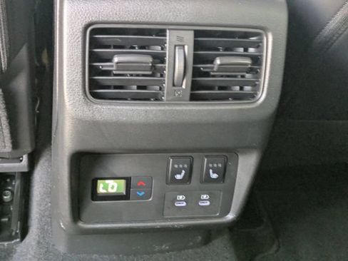 Used 2025 Nissan Rogue Platinum w/ Platinum Premium Package FWD image 16