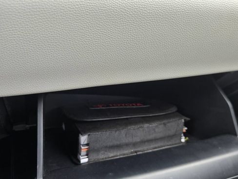 Used 2023 Toyota Corolla Cross L FWD image 20