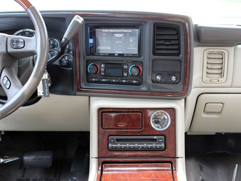 Used 2006 Cadillac Escalade EXT image 20
