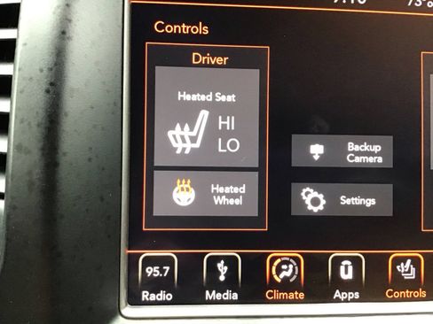Used 2018 Jeep Grand Cherokee Altitude AWD/4WD image 4