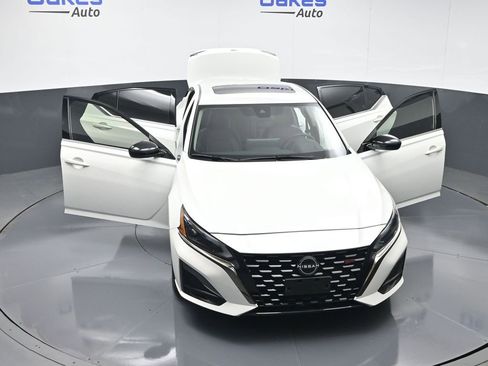 Used 2024 Nissan Altima 2.5 SR w/ SR Premium Package image 56