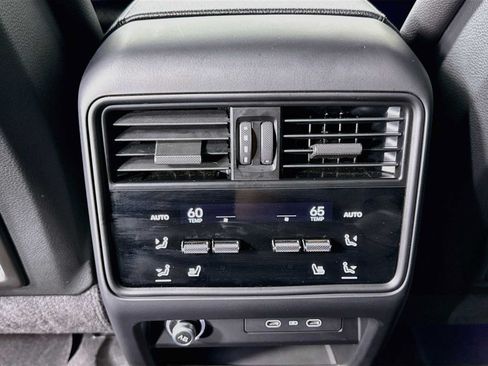 Certified 2026 Porsche Cayenne AWD/4WD image 26