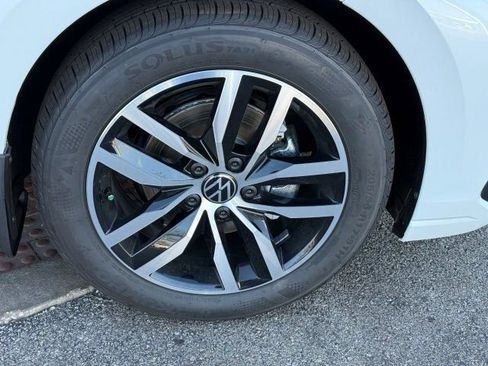New 2026 Volkswagen Jetta SE FWD image 7