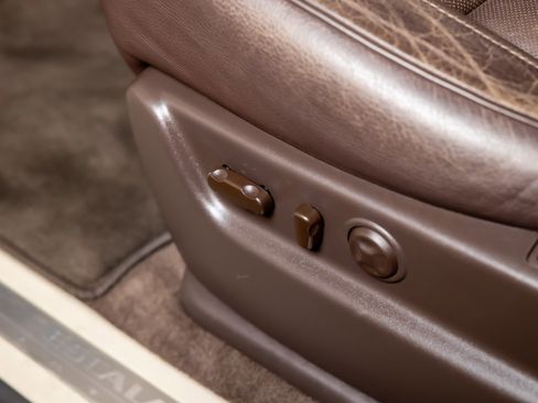 Used 2014 Cadillac Escalade Platinum image 15