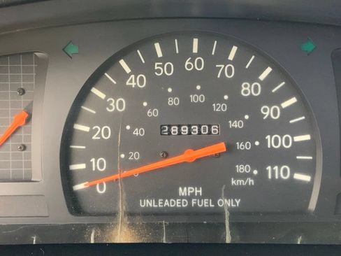 Used 2000 Toyota Tacoma PreRunner w/ Value Pkg RWD image 18