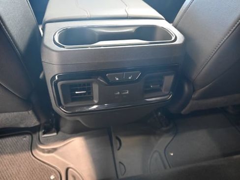 Used 2024 GMC Sierra 1500 AT4 w/ Technology Package AWD/4WD image 33