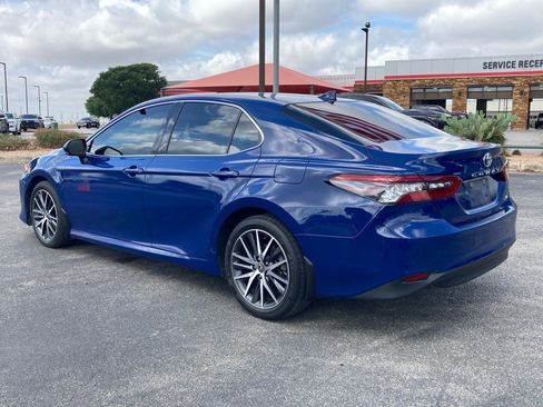 Used 2024 Toyota Camry XLE image 7