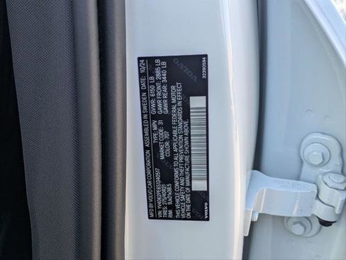 Used 2025 Volvo XC90 B6 Plus w/ Protection Package Premier image 28