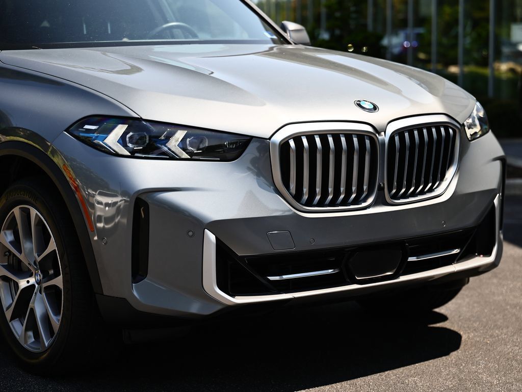 Used 2024 BMW X5 sDrive40i RWD image 2