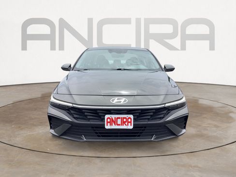 Used 2024 Hyundai Elantra SEL FWD image 8