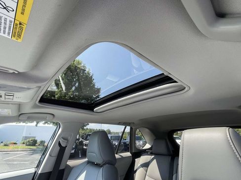 Used 2019 Toyota RAV4 XLE Premium w/ Cold Weather Package FWD image 18