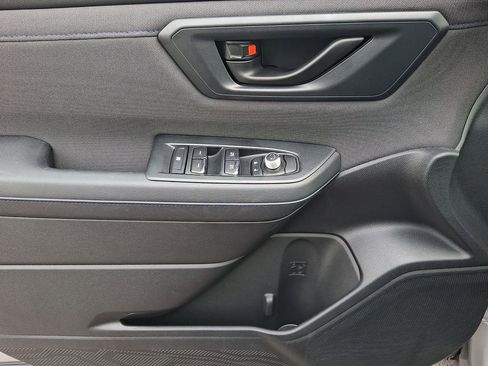 Used 2025 Subaru Forester Premium image 11