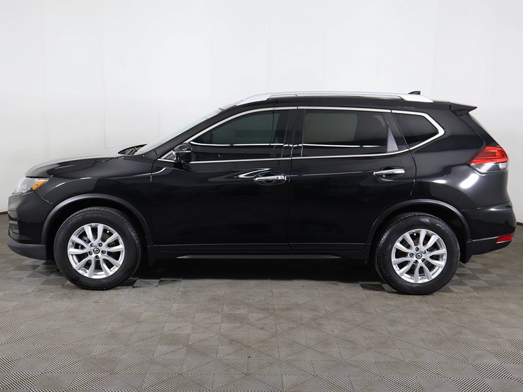 Used 2017 Nissan Rogue SV AWD/4WD image 18