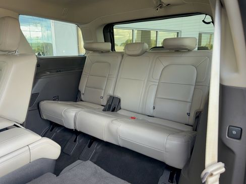 Used 2022 Lincoln Navigator Reserve AWD/4WD image 14