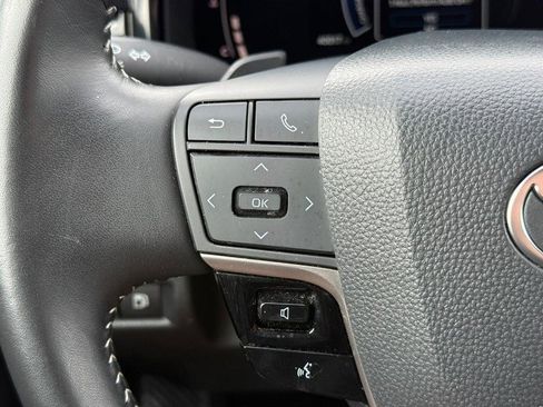 Used 2025 Toyota Camry SE image 19