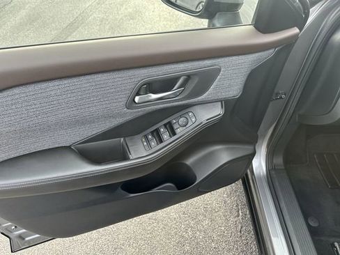 Certified 2023 Nissan Rogue SV image 27