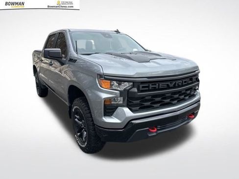 Used 2023 Chevrolet Silverado 1500 Custom Trail Boss w/ LPO, Dark Essentials Package image 8