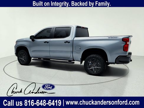 Used 2025 Chevrolet Silverado 1500 Custom Trail Boss w/ Dark Appearance Package AWD/4WD image 5