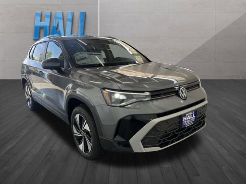 New 2025 Volkswagen Taos SE image 7