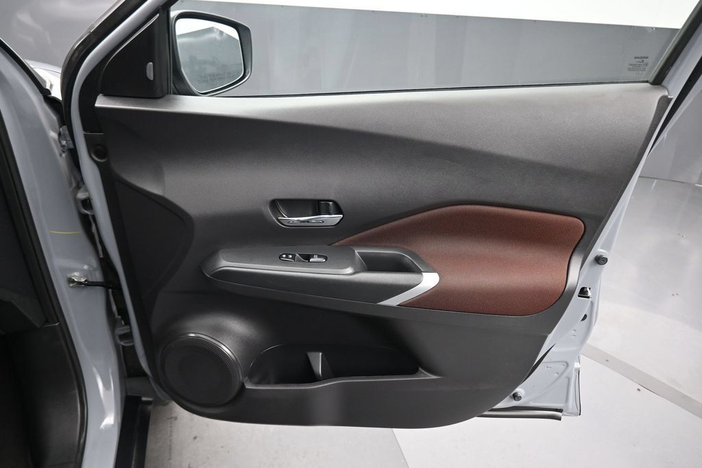 Used 2023 Nissan Kicks SR FWD image 38