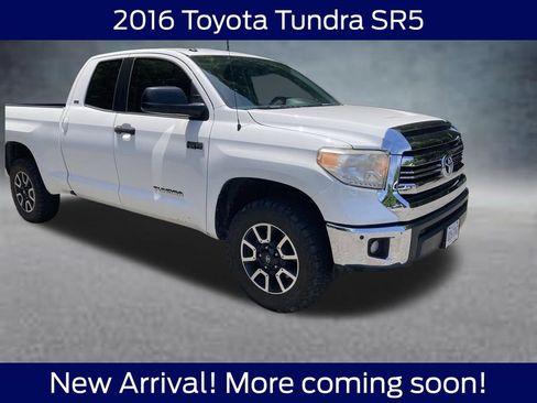 Used 2016 Toyota Tundra SR5 w/ TRD Off Road Package AWD/4WD image 4