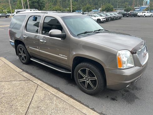 Used 2013 GMC Yukon Denali image 3
