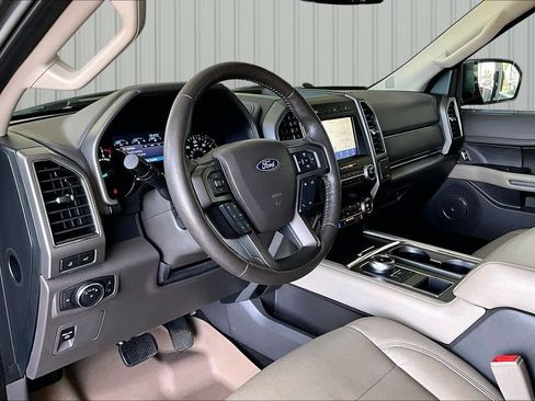 Used 2020 Ford Expedition XLT w/ Equipment Group 202A RWD image 4