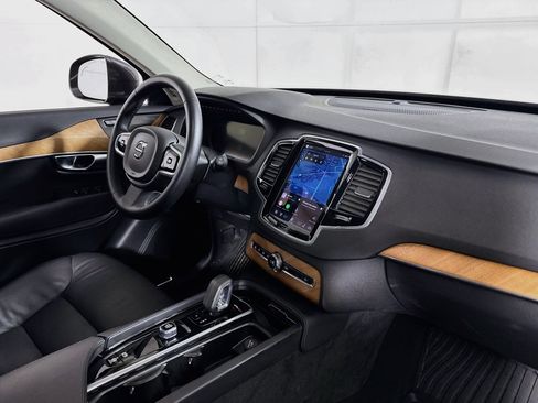 Used 2023 Volvo XC90 B6 Plus w/ Protection Package AWD/4WD image 28