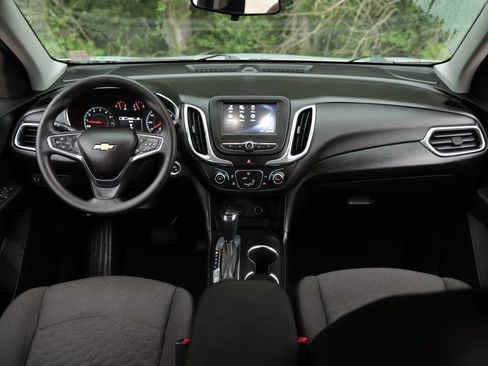 Used 2018 Chevrolet Equinox LT FWD image 18