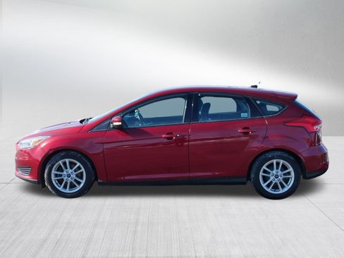 Used 2015 Ford Focus SE w/ SE Cold Weather Package image 4