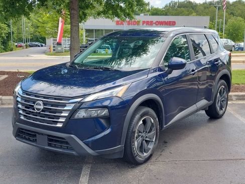 Used 2024 Nissan Rogue SV AWD/4WD image 5