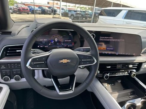 New 2025 Chevrolet Suburban Premier image 17