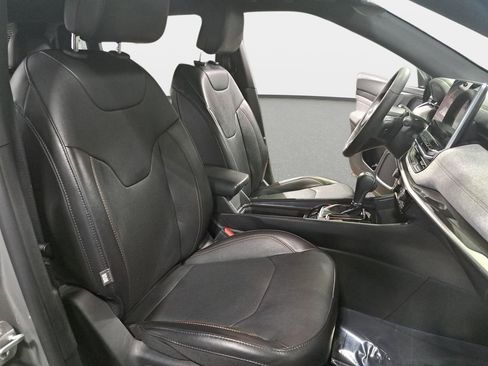 Certified 2023 Jeep Compass Latitude AWD/4WD image 11