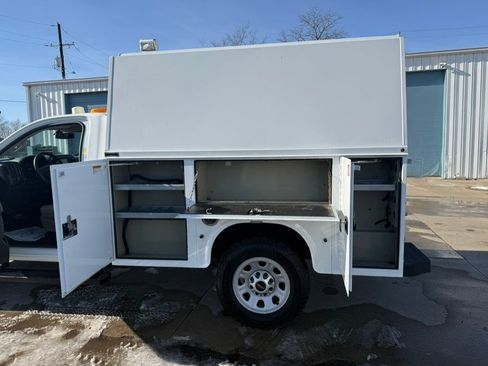 Used 2017 GMC Sierra 3500 4x4 Regular Cab image 9