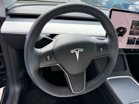 Used 2024 Tesla Model Y Long Range image 10