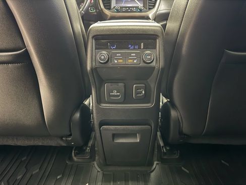 Used 2019 GMC Acadia Denali w/ Technology Package AWD/4WD image 30