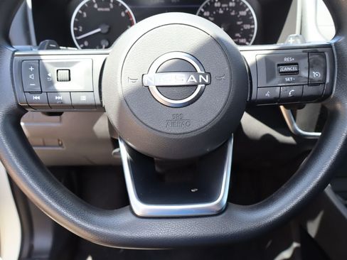 Used 2024 Nissan Rogue S AWD/4WD image 11