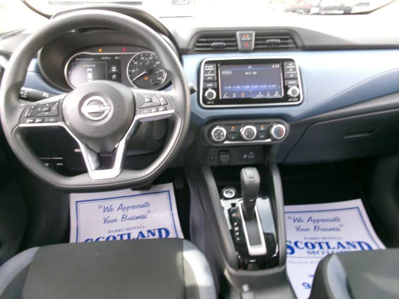 Used 2025 Nissan Versa SV FWD image 11