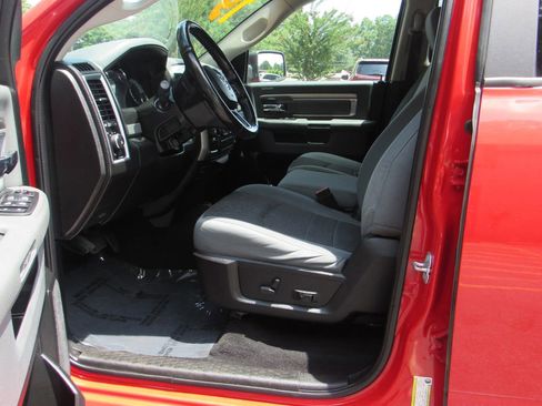 Used 2019 RAM 1500 Big Horn image 9