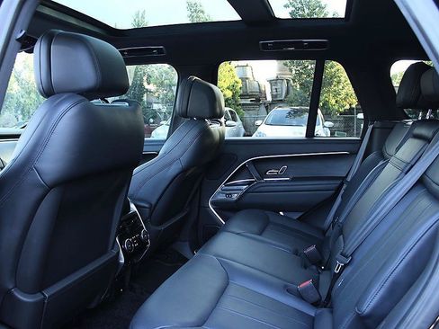 Used 2023 Land Rover Range Rover SE AWD/4WD image 14