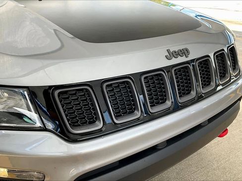 Used 2018 Jeep Compass Trailhawk w/ Safe & Security Group image 30