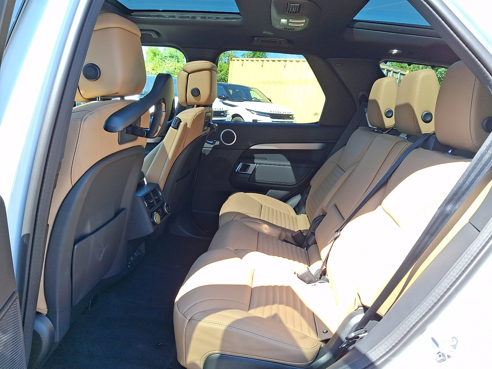 New 2026 Land Rover Discovery Limited Edition AWD/4WD image 5