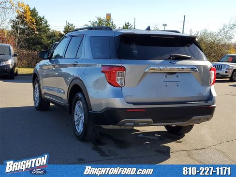 Used 2023 Ford Explorer XLT w/ Equipment Group 202A image 3