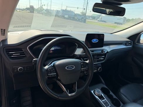Used 2022 Ford Escape Titanium AWD/4WD image 11