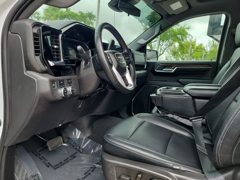 Used 2023 GMC Sierra 1500 Elevation AWD/4WD image 9