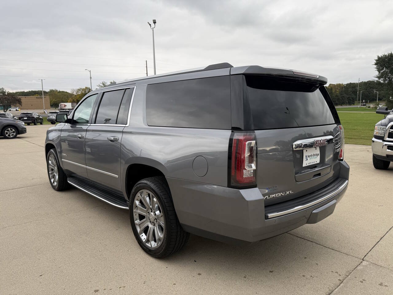 Used 2018 GMC Yukon XL Denali w/ Open Road Package AWD/4WD image 3